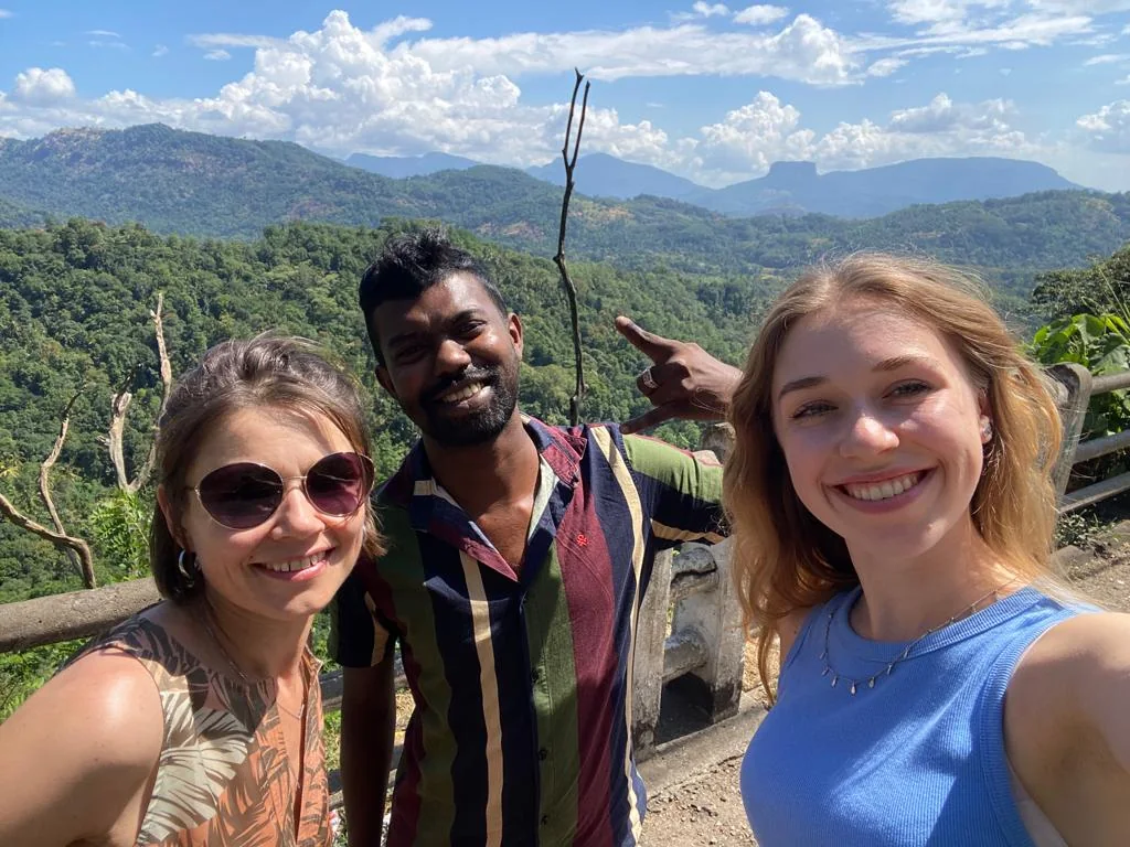 Travellers in Sri Lanka hill country